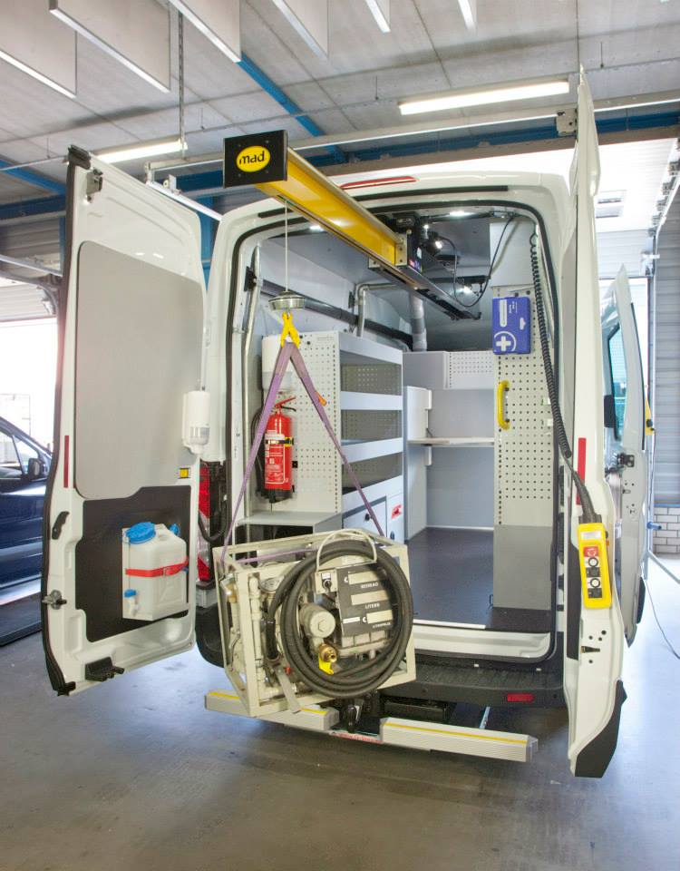 MAD EasyLoad crane for Lifting, handling and loading washing machine into van