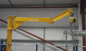 Articulated knuckle jib crane